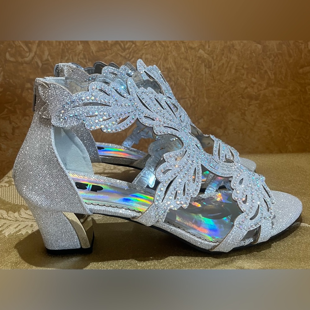 Shimmering Silver Women's Sandals, Size 9 - Picture 5 of 8